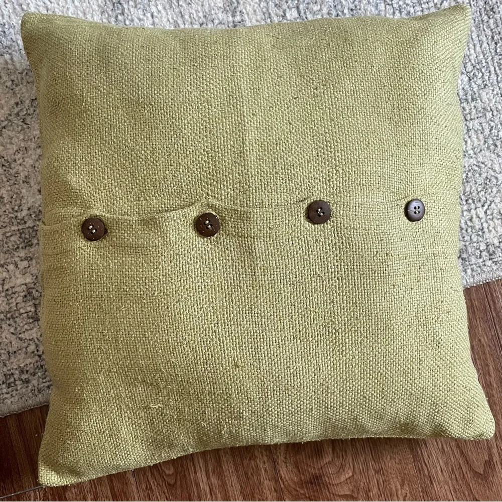 West Elm green 💯 woven silk pillow 20x20 with wood buttons FREE insert